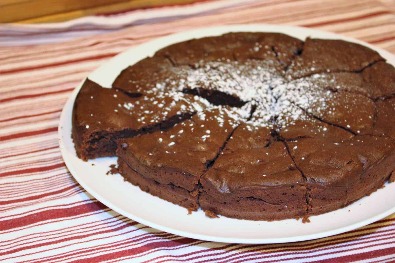Gâteau fondant au chocolat facile | Recettes24